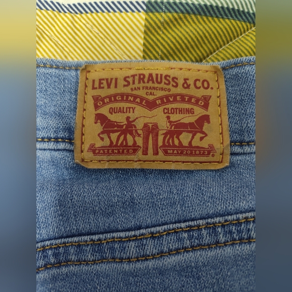 Levi Strauss Distressed Skinny Jeans - Picture 8 of 12